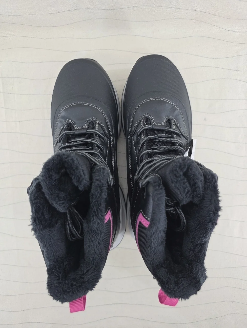 Khombu Womens Riley Black Shell Lace-up Winter Snow Hiking Boots Size 8 NEW